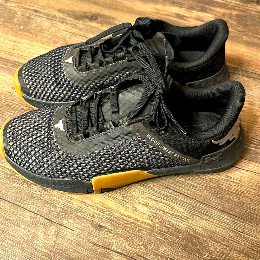 Under Armour TriBase Reign 4 Project Rock Shoes Mens sz 9.5